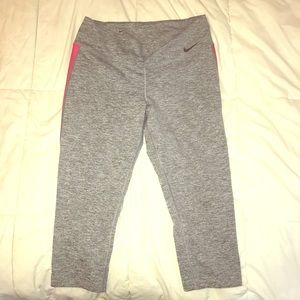 Nike Large Cropped Legging